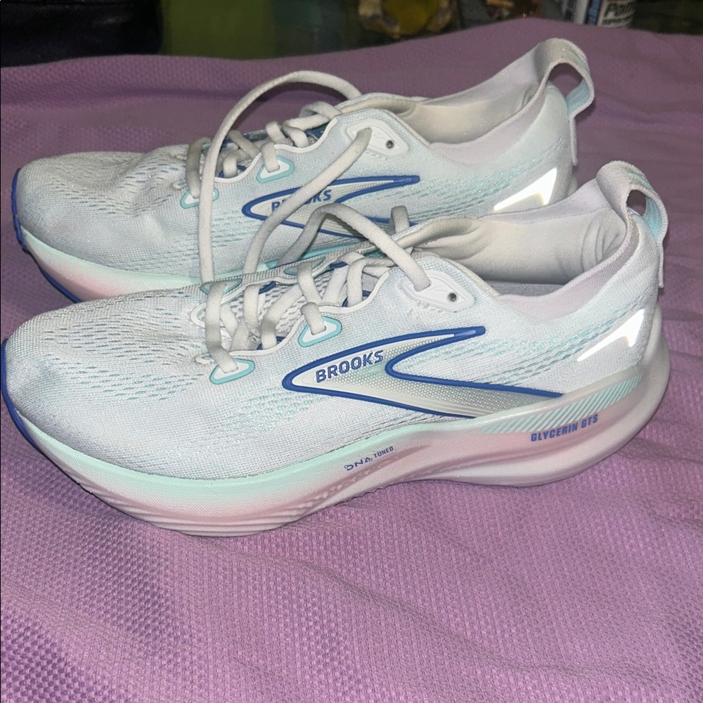 Women Brooks Glycerin GTS 22 size 7.5 running shoes